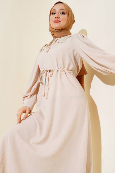 Dantelli Bebe Yaka Elbise Bej - Tesettür Elbise