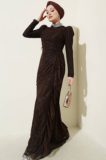 Dantelli Büzgülü Taşlı Abiye Elbise Kahve - Elbise