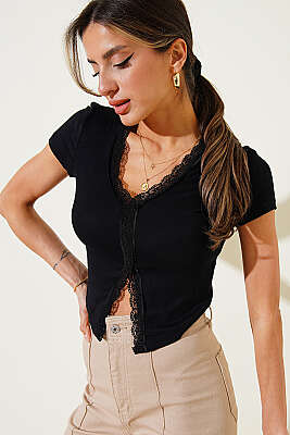 Dantelli Detaylı V Yaka Crop Siyah - Kadın Giyim Modelleri