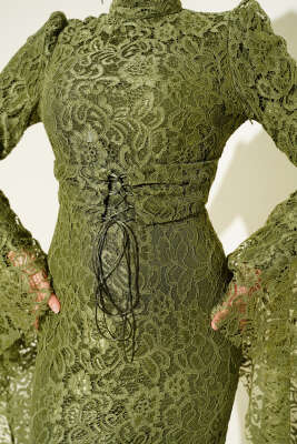 Dantelli Kol Volanlı Balık Model Abiye Haki - Elbise