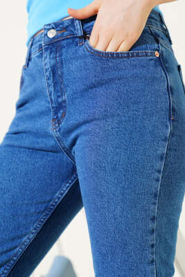 Dar Kesik Paça Mom Kot Pantolon Açık Mavi - Kadın Giyim Modelleri