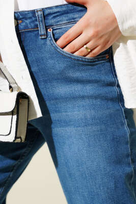 Dar Paça Düğmeli Mom Jean Pantolon Kot Mavisi - 300-500 TL Ürünler