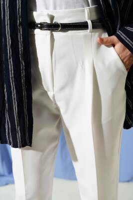 Dar Paça Pensli Kemerli Kumaş Pantolon Beyaz - Pantolon