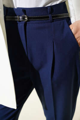 Dar Paça Pensli Kemerli Kumaş Pantolon Lacivert - Pantolon