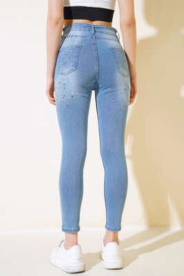 Dar Paça Renk Pigmentli Kot Pantolon Orta Mavi - Kadın Giyim Modelleri