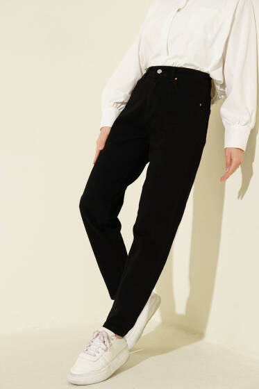 Dar Paça Siyah Pantolon - 500-700 TL Ürünler