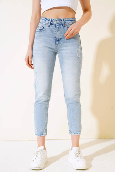Dar Paça Yıpratmalı Kot Pantolon Buz Mavisi - Kadın Giyim Modelleri