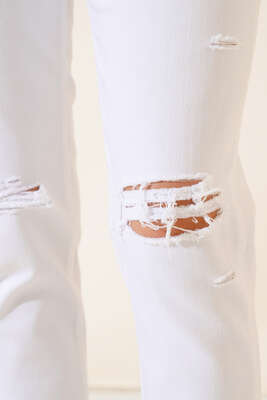 Dar Paça Yırtık Pantolon Beyaz - Kadın Giyim Modelleri