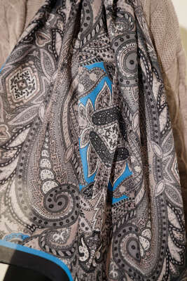 Dark Retro Desen Soft Şal Siyah Mavi - Başörtüsü