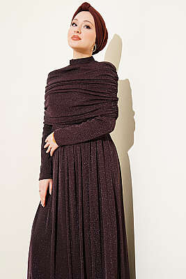 Degaje Yaka Görünümlü Simli Abiye Elbise Kahve - Elbise