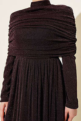 Degaje Yaka Görünümlü Simli Abiye Elbise Kahve - Elbise