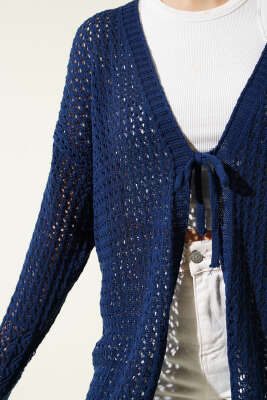 Delikli İp Bağcıklı Triko Hırka Lacivert - Triko Hırka