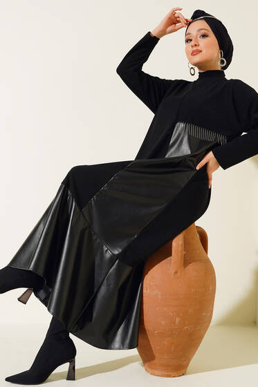 Deri Detay Zincir Püsküllü Elbise Siyah - Tesettür Elbise
