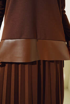 Deri Detaylı Pilise Etekli Takım Kahve - İKİLİ TAKIM