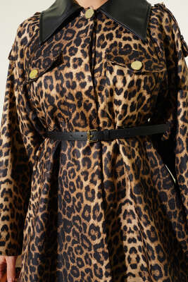 Deri Yaka Garnili Leopar Desenli Ceket Latte - Ceket
