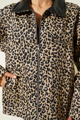 Deri Yakalı Leoparlı Gabardin Ceket Bej - Kadın Giyim Modelleri