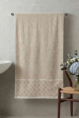 Desen Detaylı Şerit Geçişli Banyo Havlusu Bej 