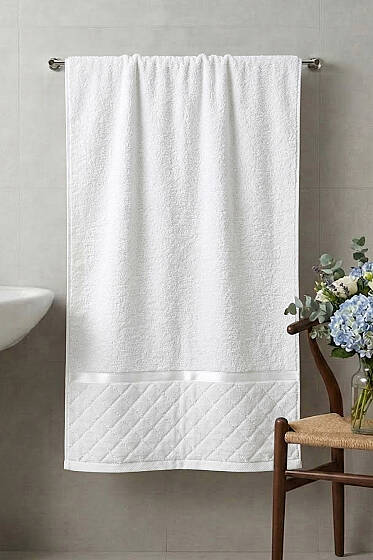 Desen Detaylı Şerit Geçişli Banyo Havlusu Ekru - Banyo Havlusu