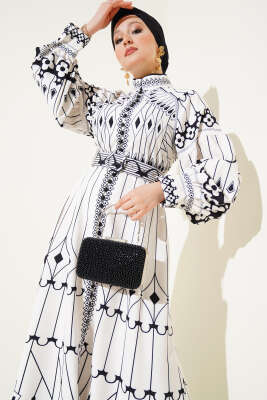 Desenli Balon Kol Boydan Mini Düğmeli Elbise Beyaz - Tesettür Elbise