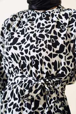 Desenli Bel Lastikli Bürümcük Elbise Siyah - Tesettür Elbise