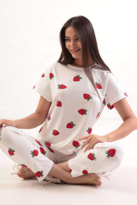 Desenli Bisiklet Yaka Pijama Takımı Beyaz Kırmızı 
