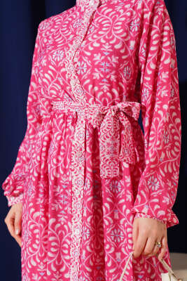 Desenli Boydan Düğmeli Volanlı Elbise Fuşya - Tesettür Elbise