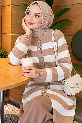 Desenli Düğme Detaylı Triko Hırka Latte - 300-500 TL Ürünler