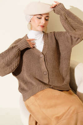 Desenli Düğmeli Kısa Triko Hırka Vizon - RAFİMİX