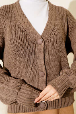 Desenli Düğmeli Kısa Triko Hırka Vizon - Hırka