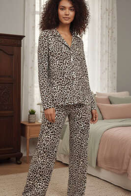Desenli Düğmeli Süet Pijama Takımı Bej - HEPYEK BASIC