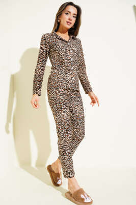 Desenli Düğmeli Süet Pijama Takımı Leopar - HEPYEK BASIC