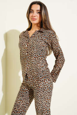 Desenli Düğmeli Süet Pijama Takımı Leopar - Pijama
