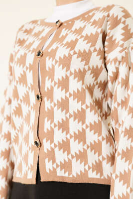 Desenli Düğmeli Triko Hırka Latte - Yılın Fırsatı