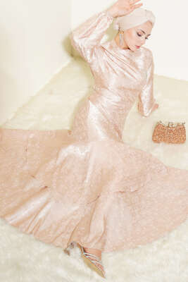 Desenli Fırfır Volanlı Jakar Elbise Bej 