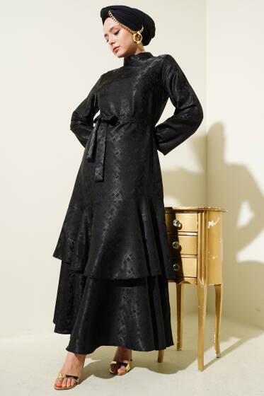 Desenli Fırfır Volanlı Jakar Elbise Siyah - Elbise