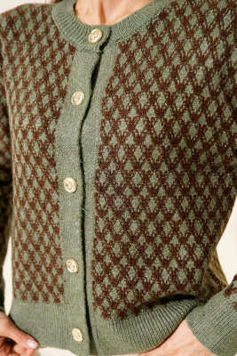 Desenli Gold Düğmeli Triko Hırka Çağla Yeşili - Kadın Giyim Modelleri