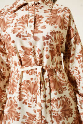  Desenli Gömlek Yaka Taş Düğmeli Elbise Camel - Tesettür Elbise