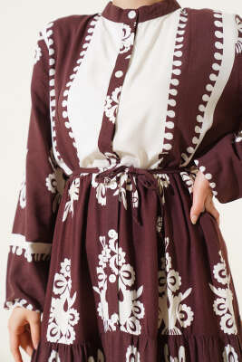 Desenli İp Kuşaklı Düğmeli Viskon Elbise Kahve - Tesettür Elbise