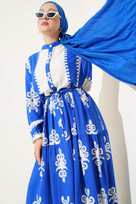 Desenli İp Kuşaklı Düğmeli Viskon Elbise Saks - Tesettür Elbise