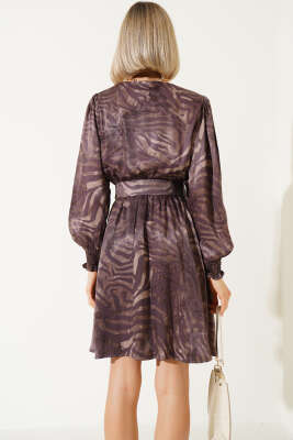 Desenli Kruvaze Yaka Kemerli Saten Elbise Magenta - Kadın Giyim Modelleri