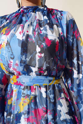 Desenli Kuşaklı Piliseli Şifon Elbise İndigo - Thumbnail