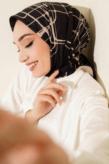 Desenli Latte Serisi Eşarp Asorti 2 - Başörtüsü