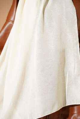 Desenli Monogram Şal Krem - Başörtüsü