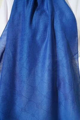 Desenli Monogram Şal Saks - Başörtüsü