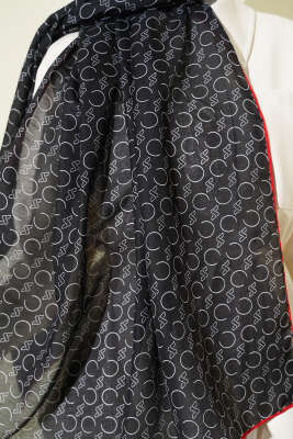 Desenli Ribanalı Demore Şal Siyah Kırmızı - Başörtüsü