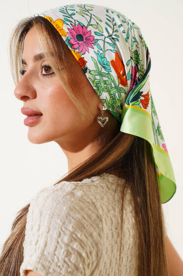 Desenli Saten Fular Fıstık Yeşili - FULAR