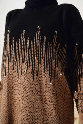 Desenli Taşlı Triko Elbise Büsküvi - Tesettür Elbise