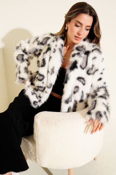 Desenli Uzun Kürk Ekru - Kadın Giyim Modelleri