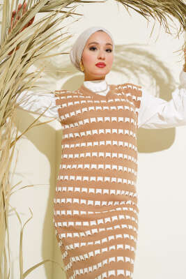 Desenli V Yaka Triko Jile Elbise Büsküvi - Tesettür Elbise