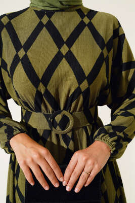 Desenli Yarasa Kol Kemerli Elbise Haki - Tesettür Elbise